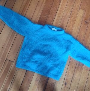 Lairds Of Scotland Vintage Blue Cropped Crew Neck Sweater